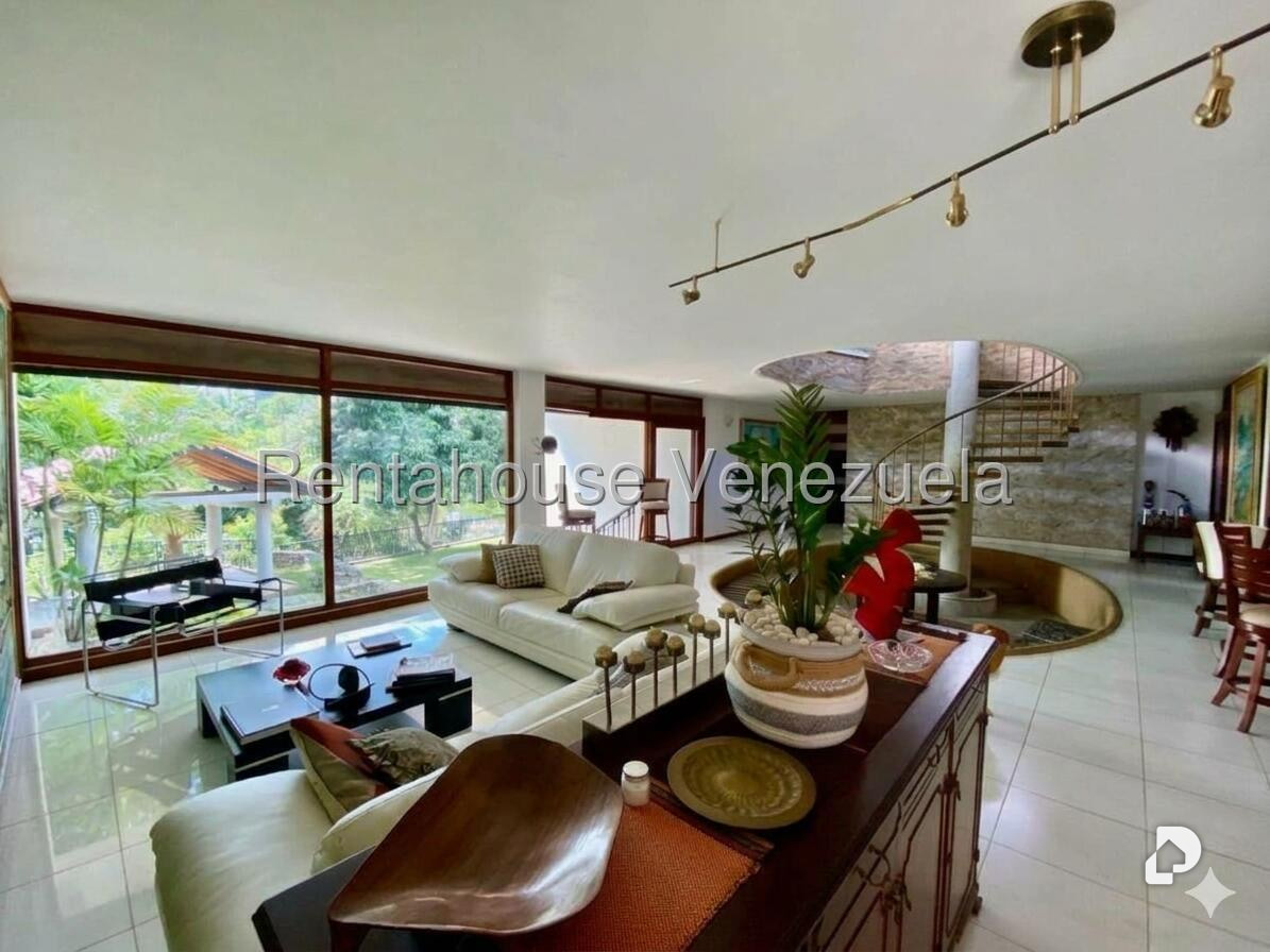 Casa en Lomas De La Trinidad, Caracas – 2