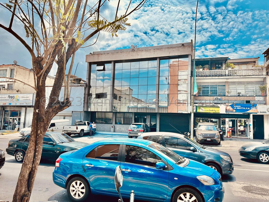 Edificio en Chacao, Caracas - 1