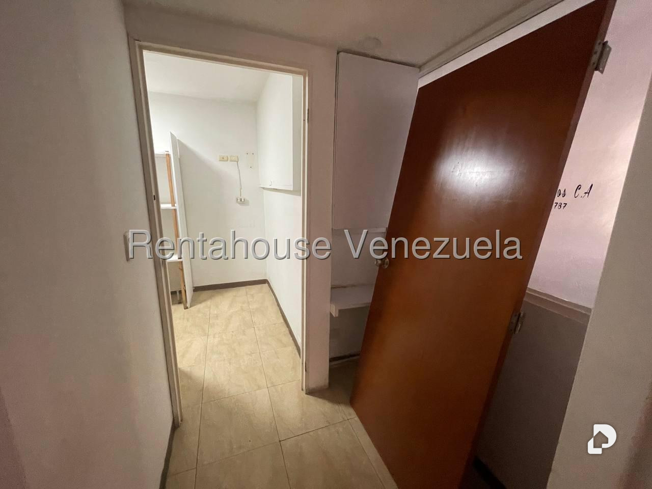 Oficina en El Rosal, Caracas – 8