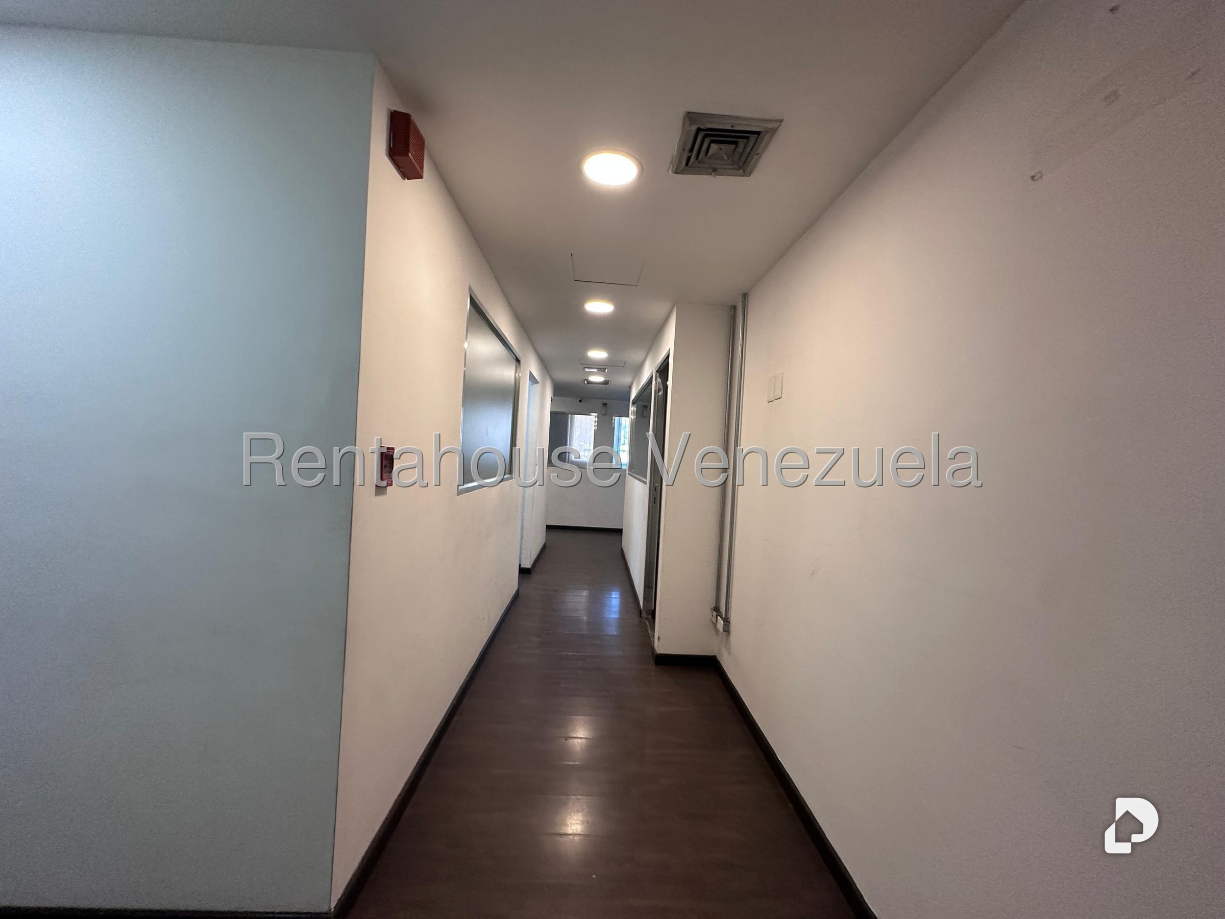 Oficina en La Trinidad, Caracas – 18