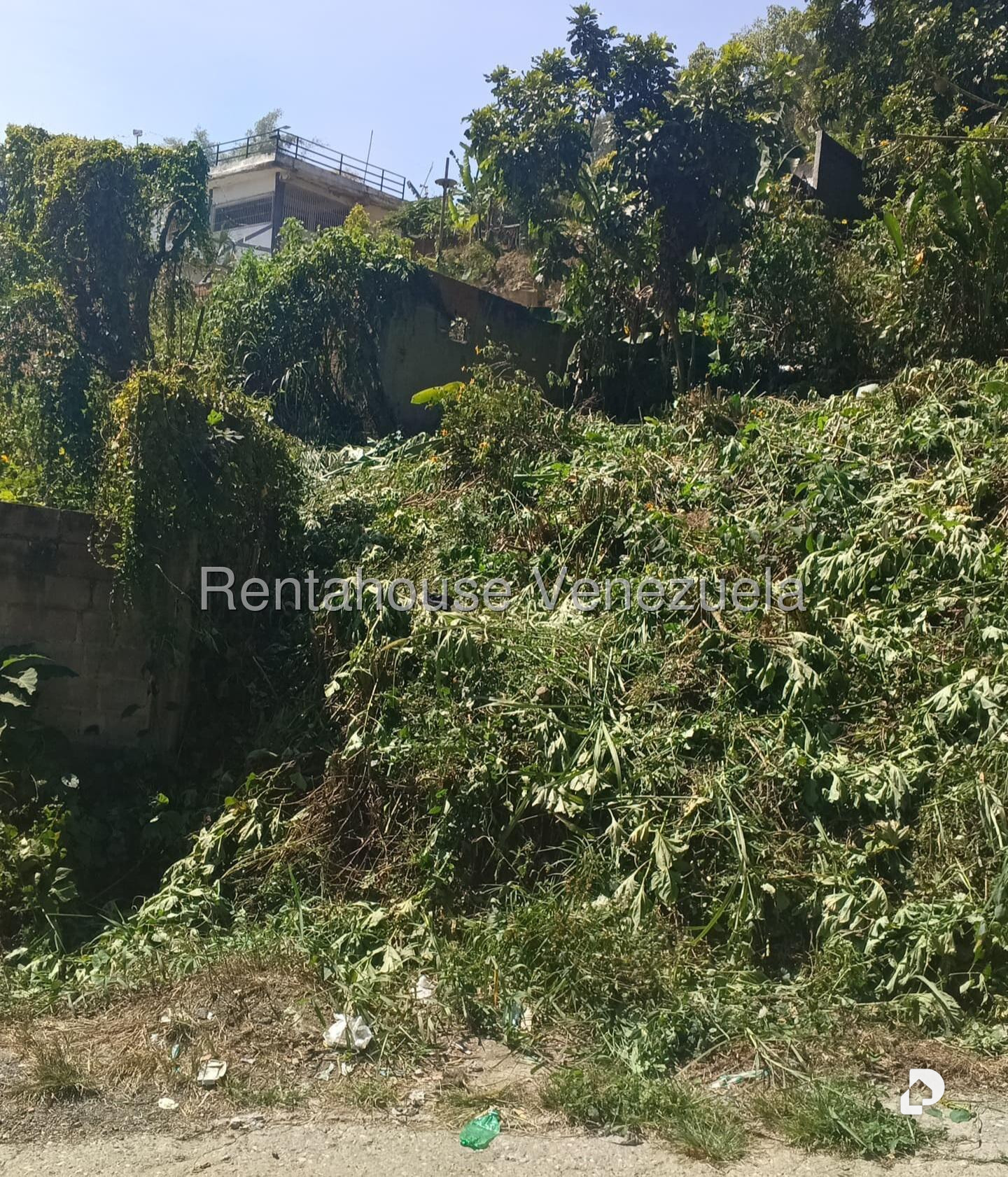Terreno en Hoyo de la Puerta, Caracas – 11