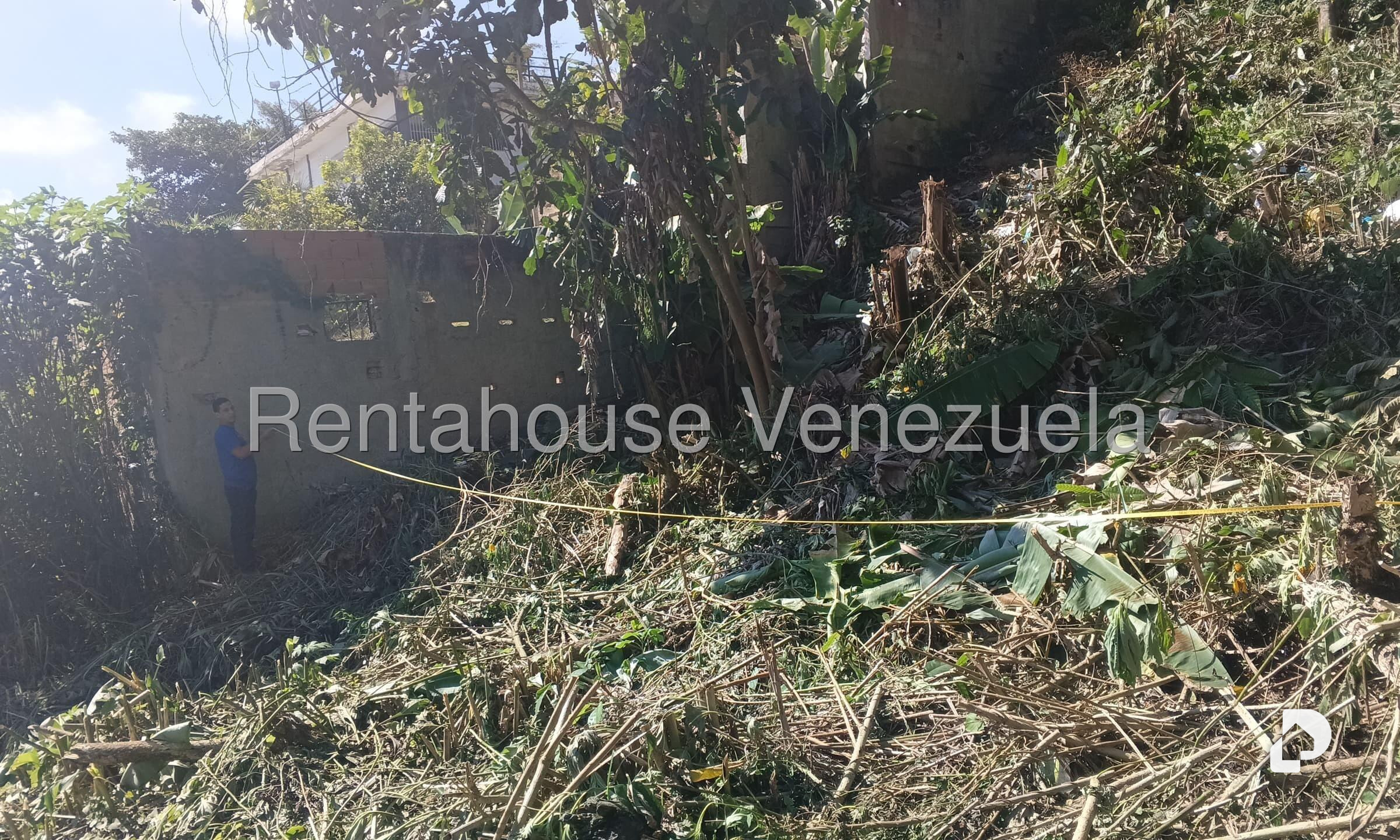 Terreno en Hoyo de la Puerta, Caracas – 1