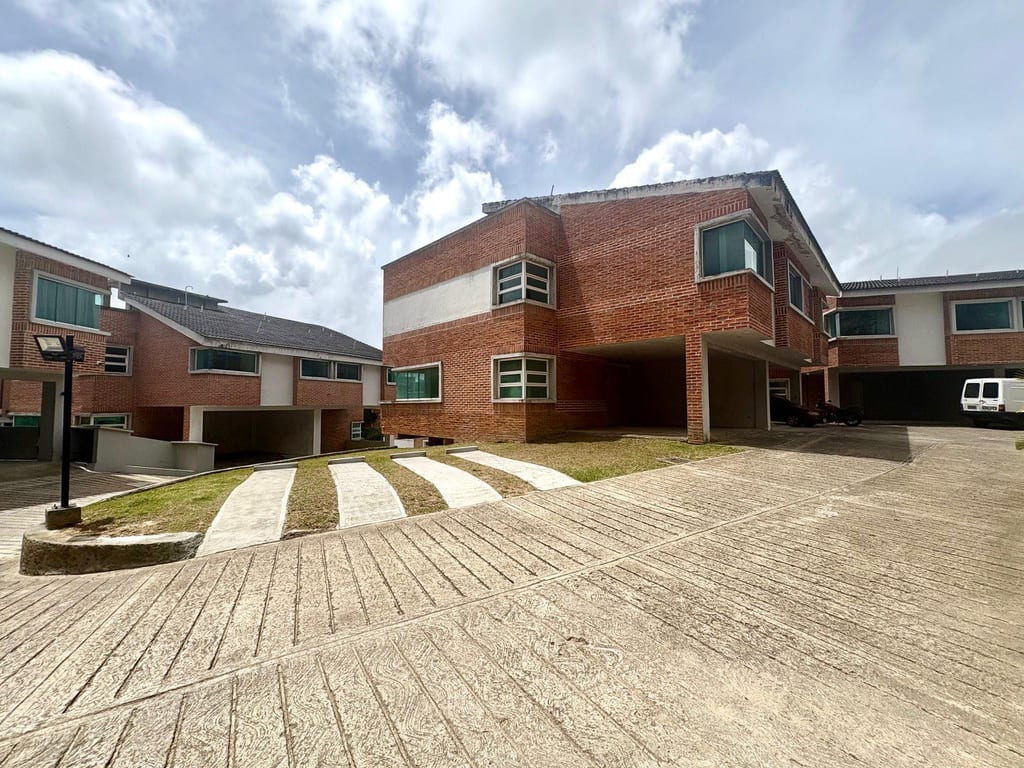 Townhouse en Parque El Retiro, Altos Mirandinos - 1