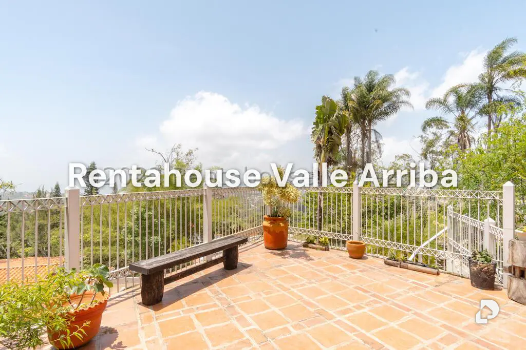 Casa en El Hatillo, Caracas – 30