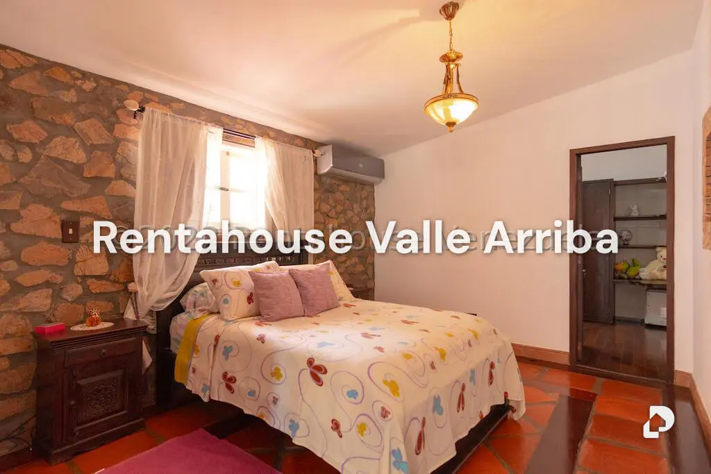 Casa en El Hatillo, Caracas – 12