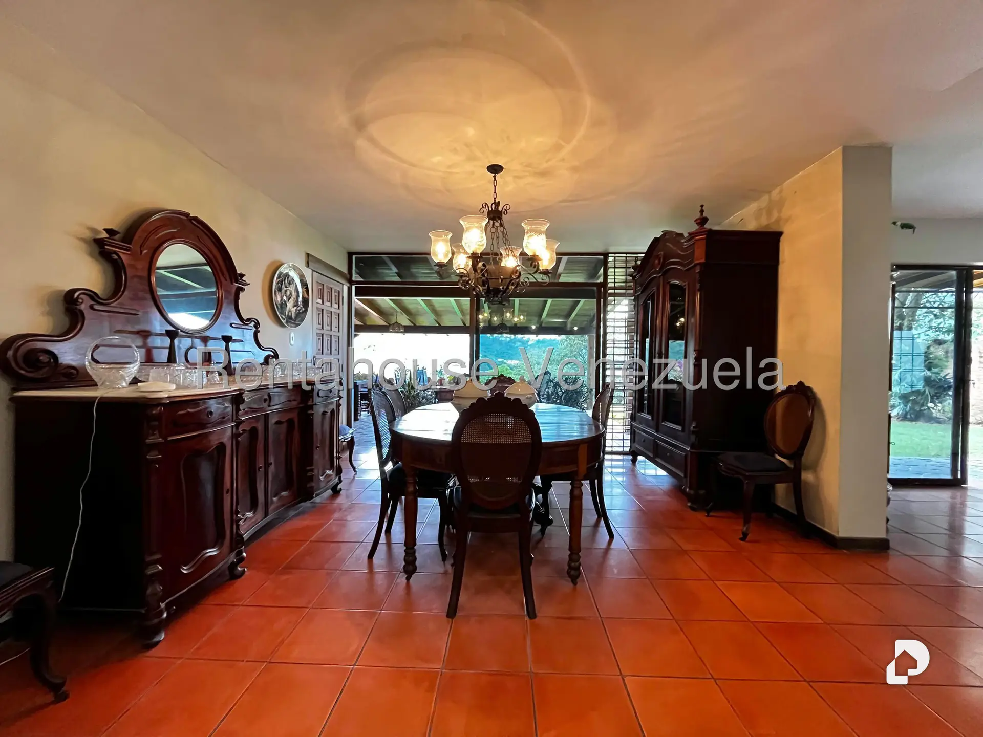 House in Prados del Este, Caracas – 12
