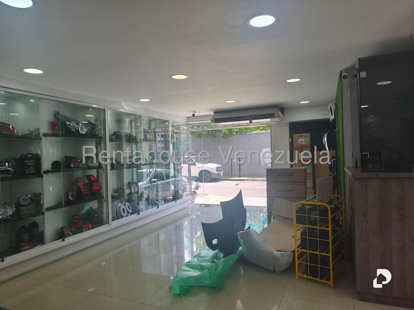 Local comercial en El Bosque, Caracas – 12