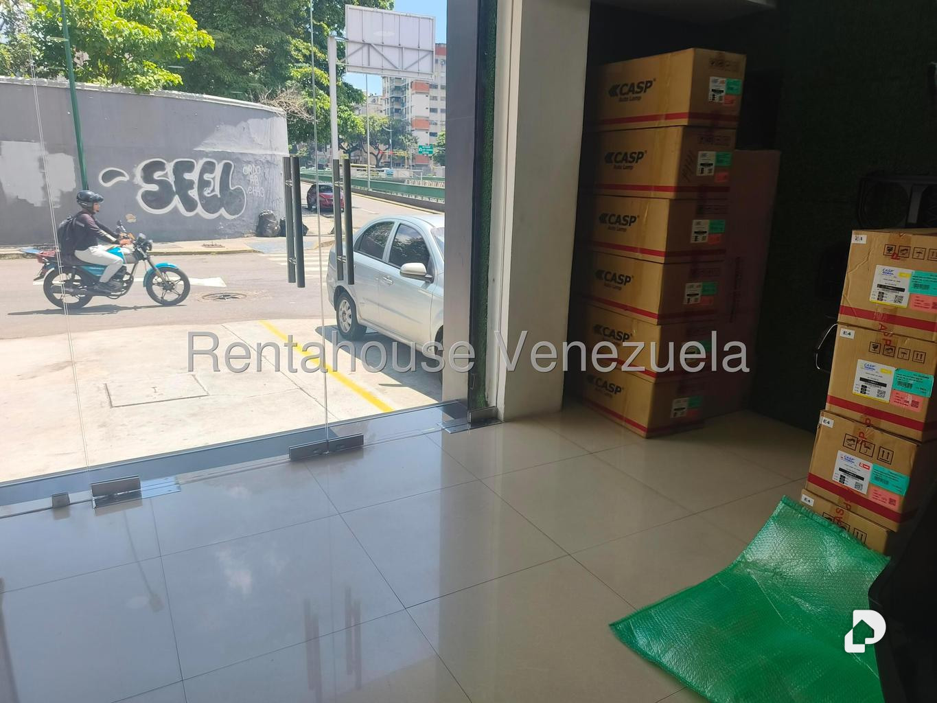 Local comercial en El Bosque, Caracas – 2