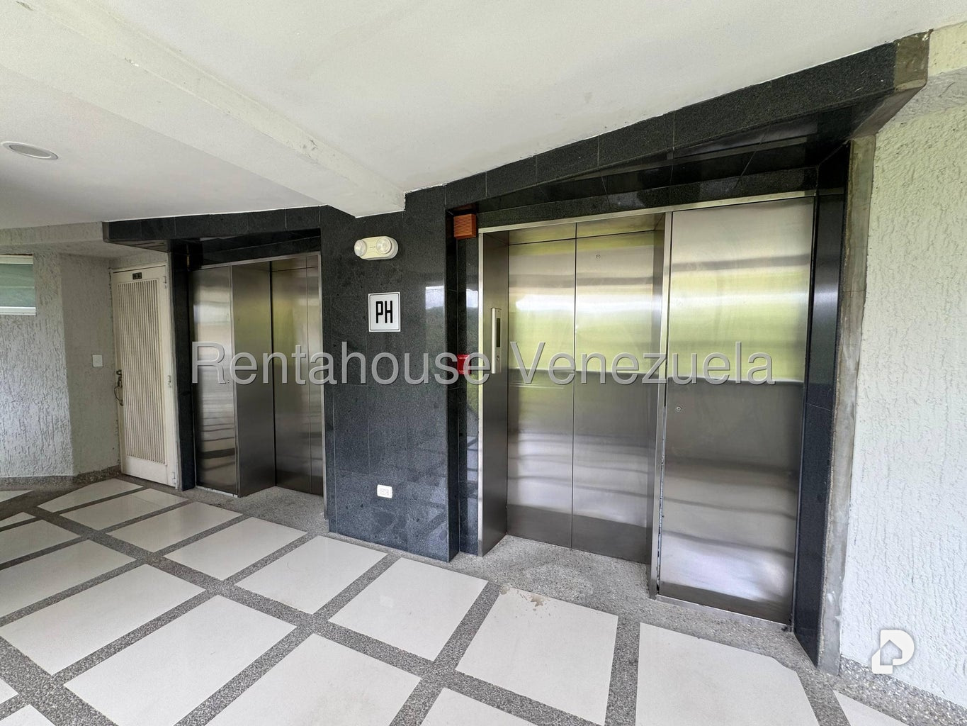 Apartment in La Lagunita Country Club, Caracas – 26