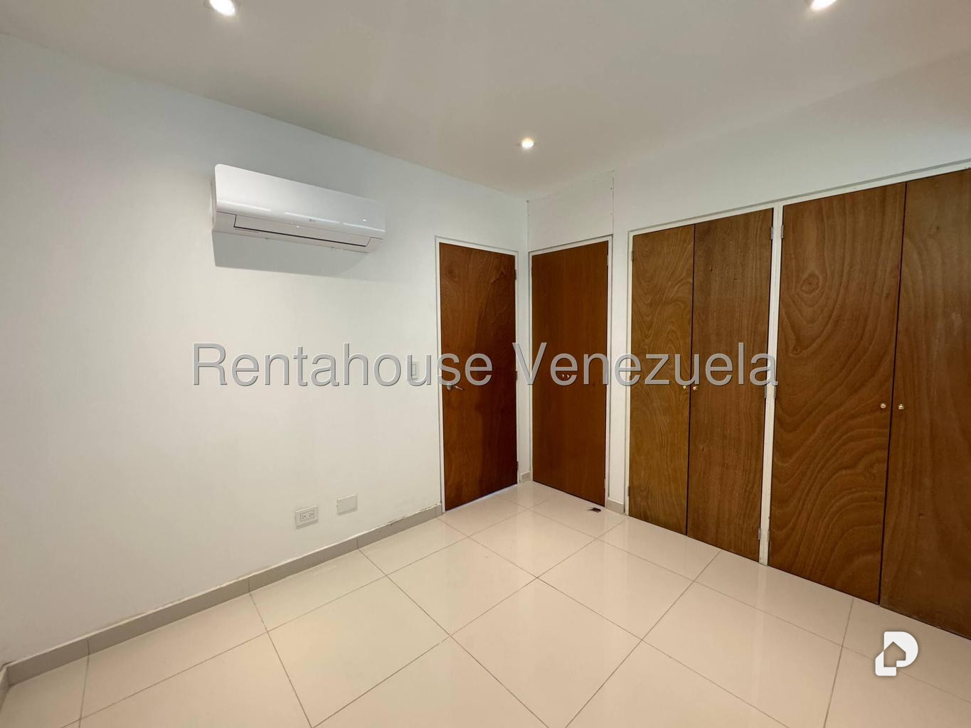 Apartment in La Lagunita Country Club, Caracas – 18