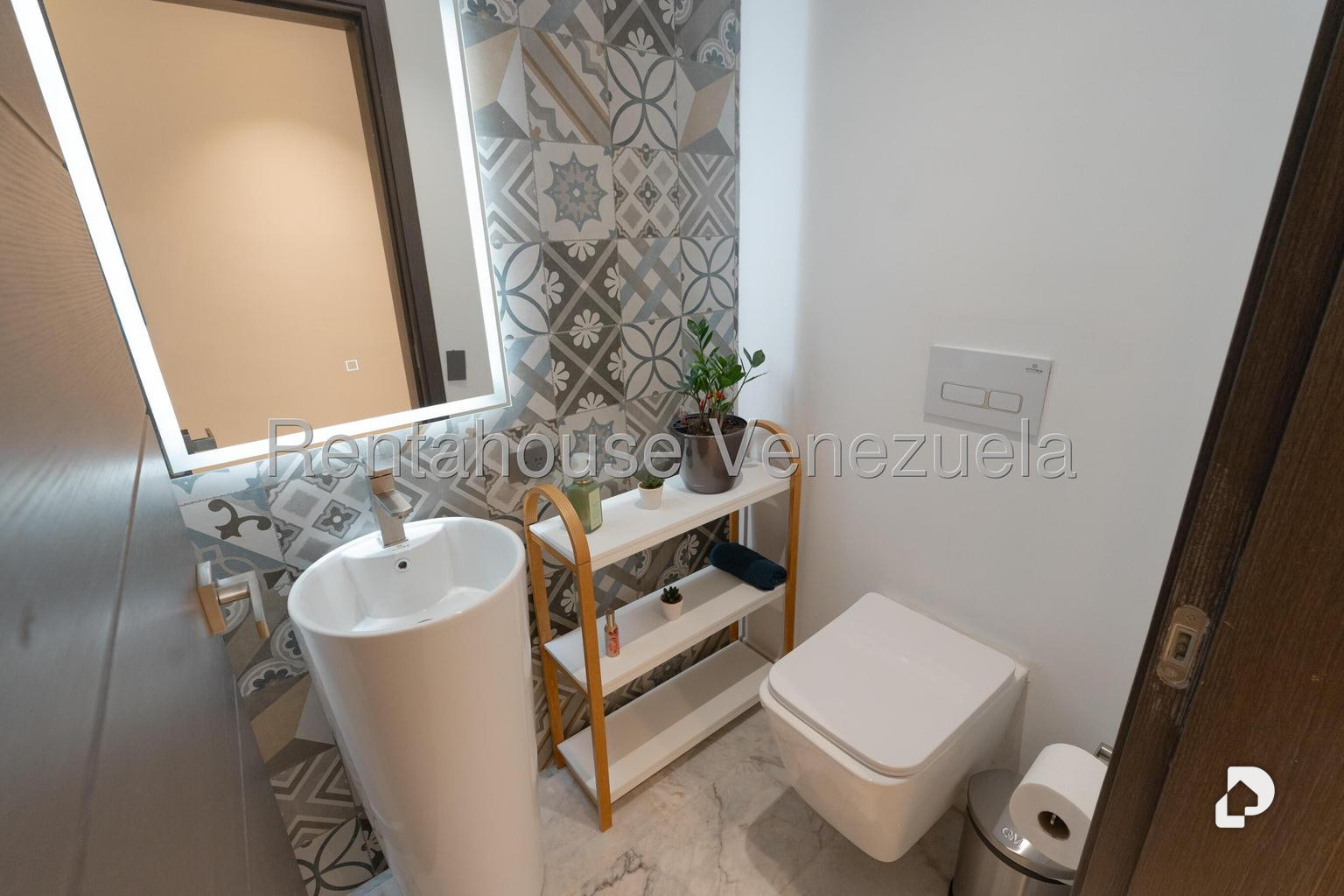 Apartamento en Las Esmeraldas, Caracas – 12