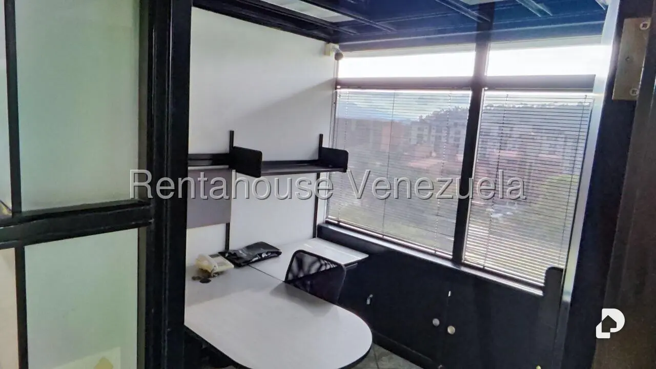 Office in Los Samanes, Caracas – 14