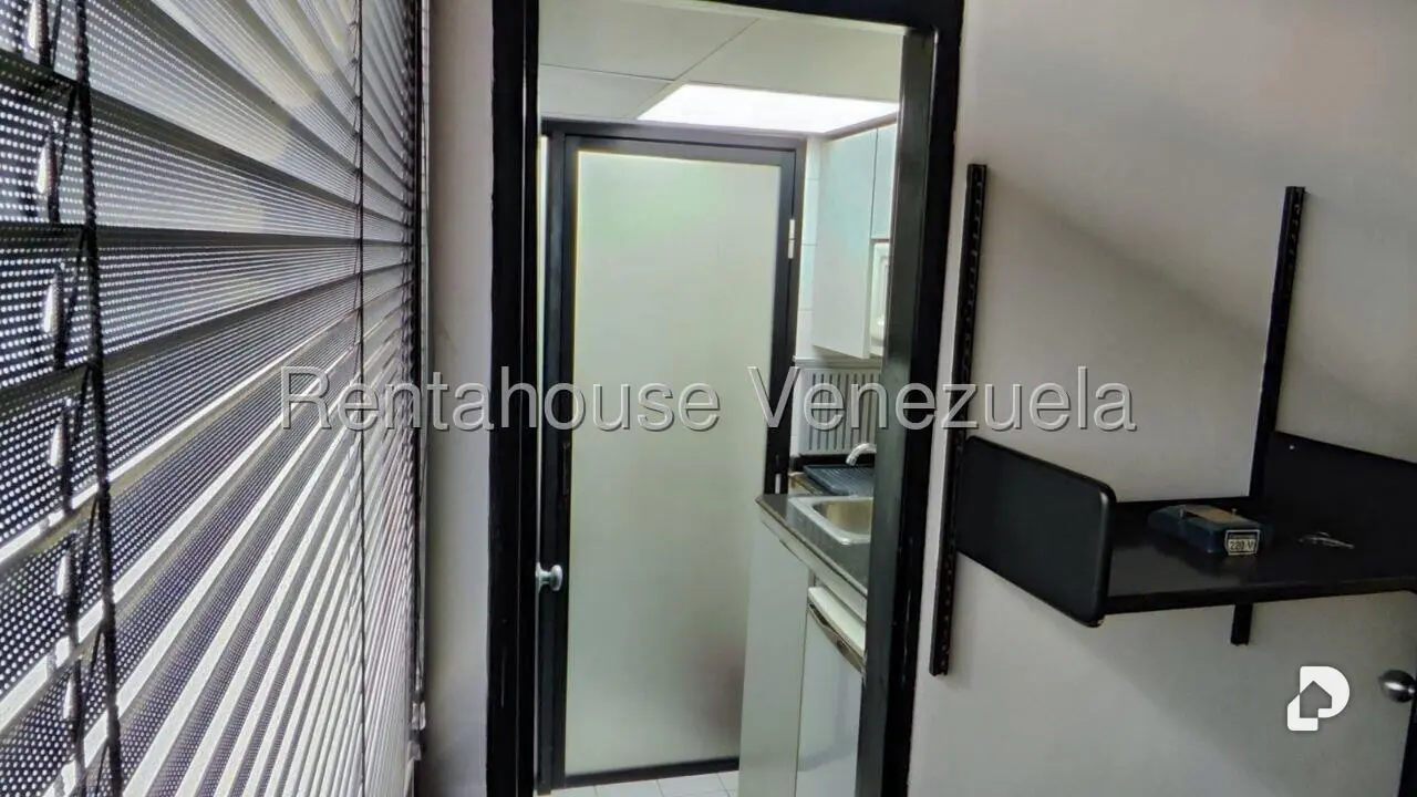 Office in Los Samanes, Caracas – 6