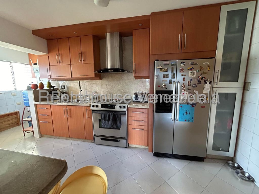 Apartamento en Las Mesetas de Santa Rosa de Lima, Caracas