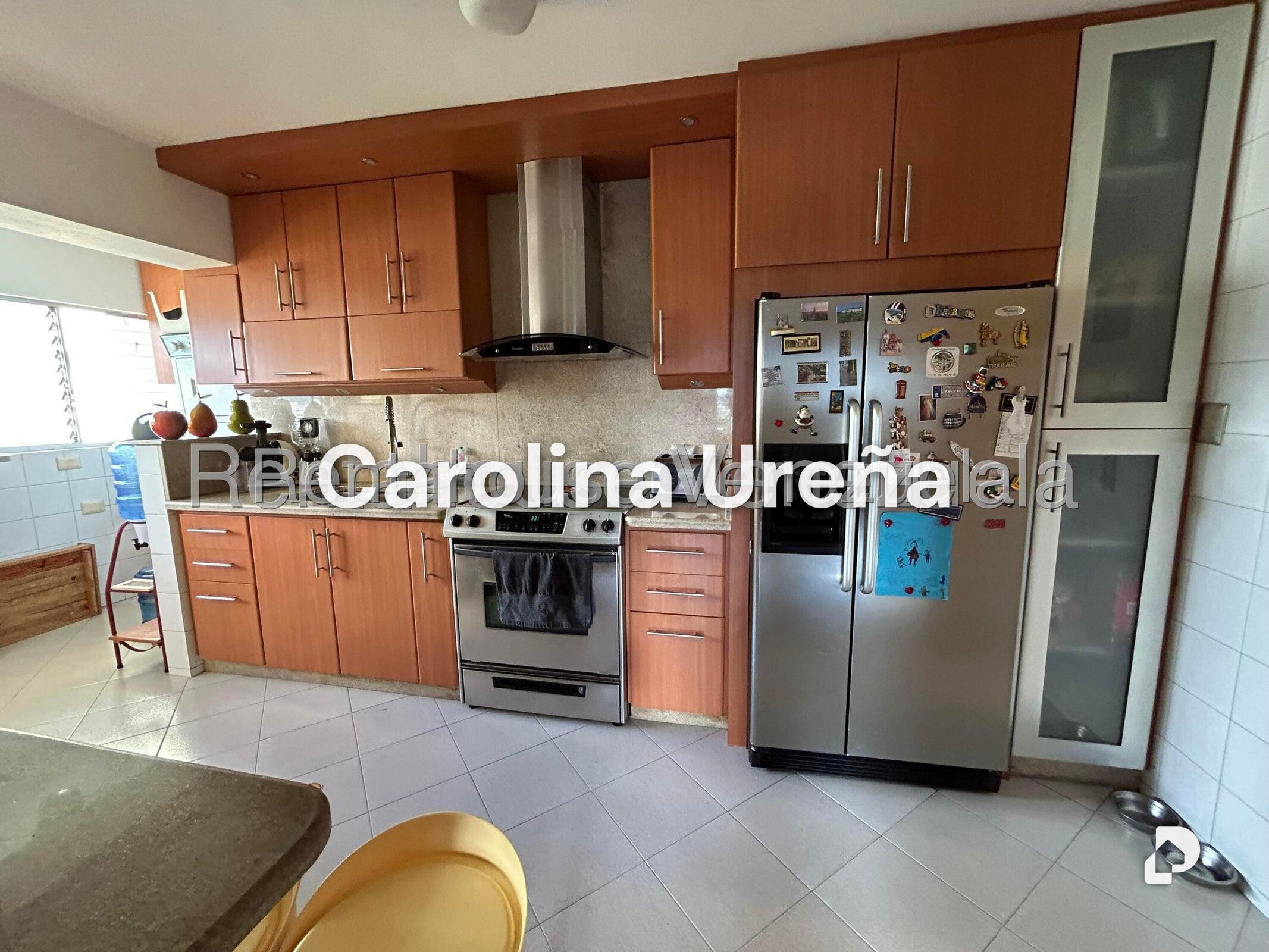 Apartamento en Las Mesetas de Santa Rosa de Lima, Caracas – 11