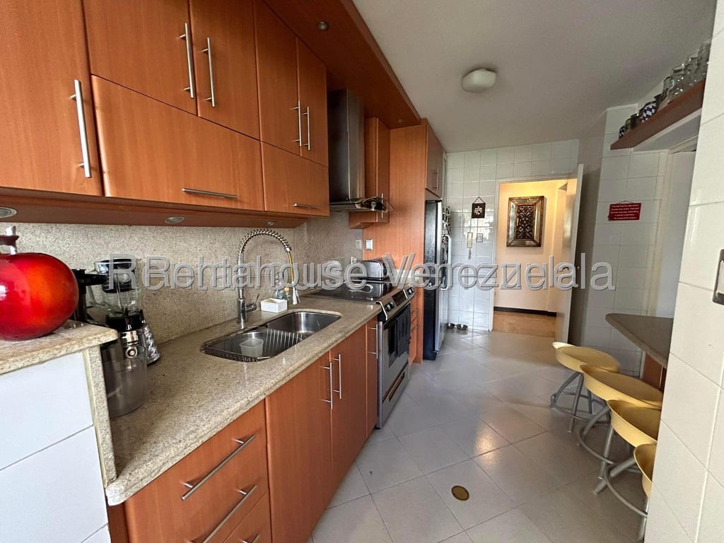 Apartamento en Las Mesetas de Santa Rosa de Lima, Caracas