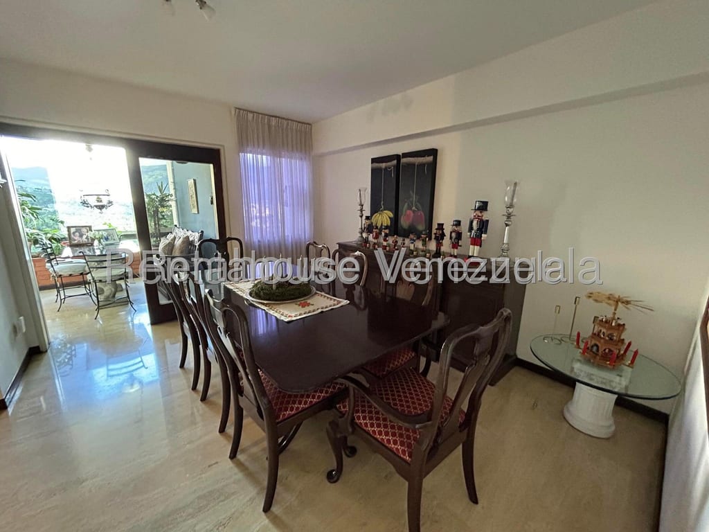 Apartamento en Las Mesetas de Santa Rosa de Lima, Caracas