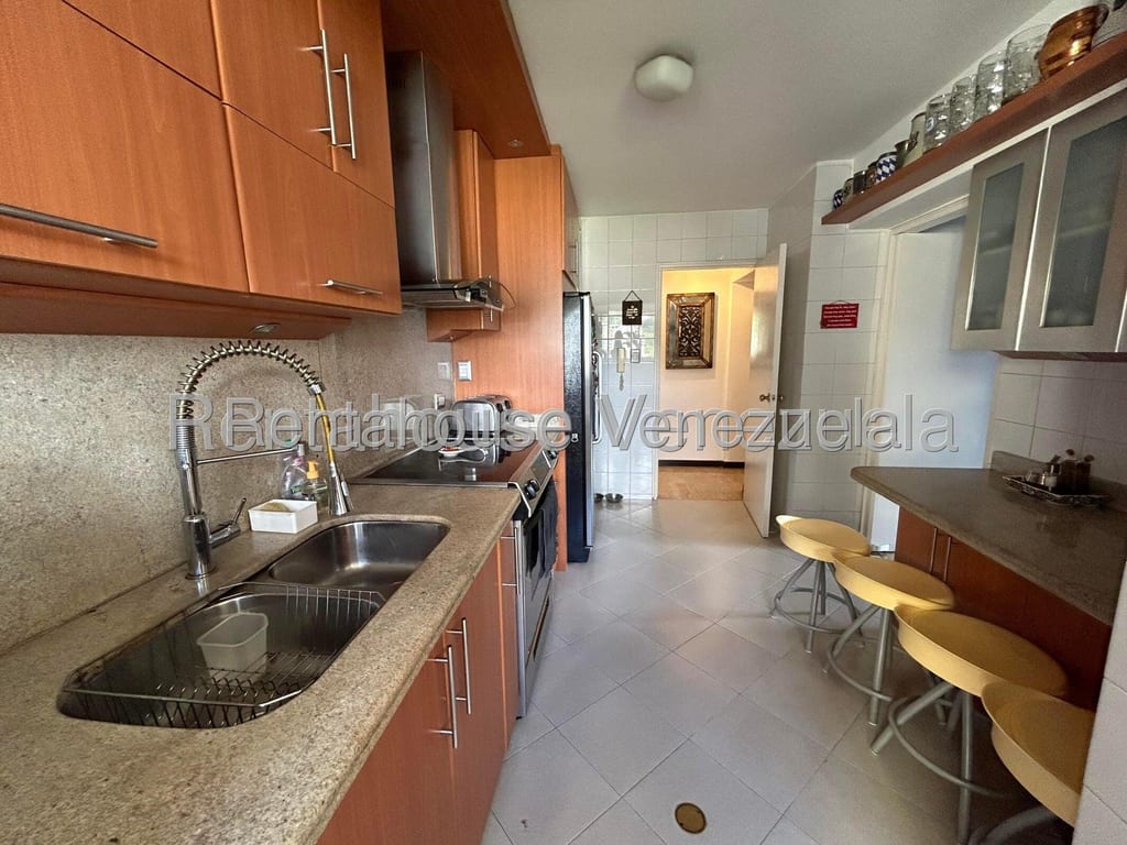 Apartamento en Las Mesetas de Santa Rosa de Lima, Caracas