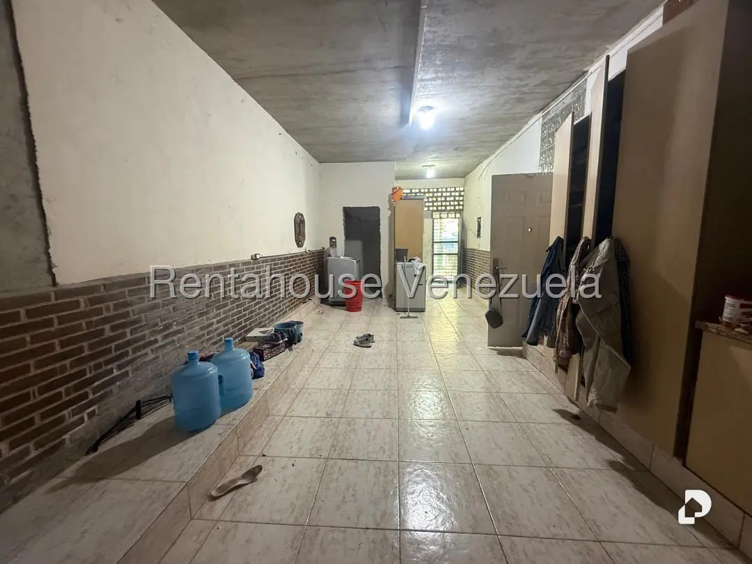 Warehouse in Mampote, Guarenas – 14