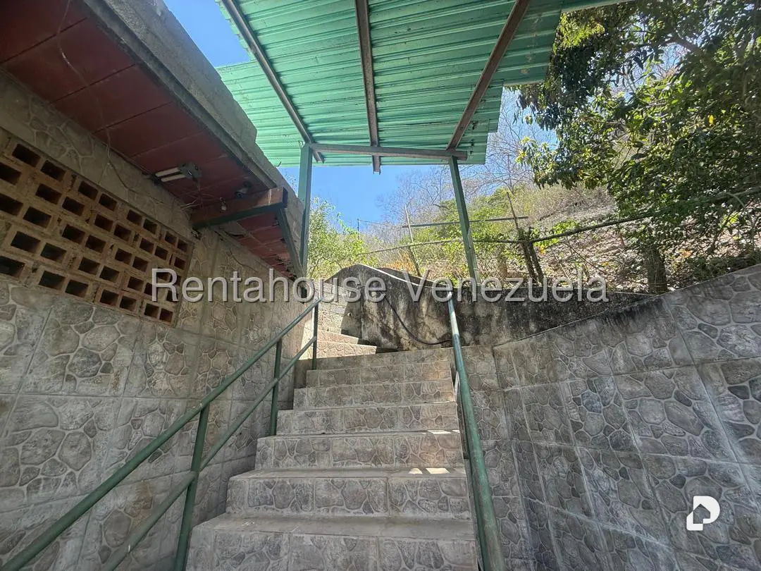Warehouse in Mampote, Guarenas – 9