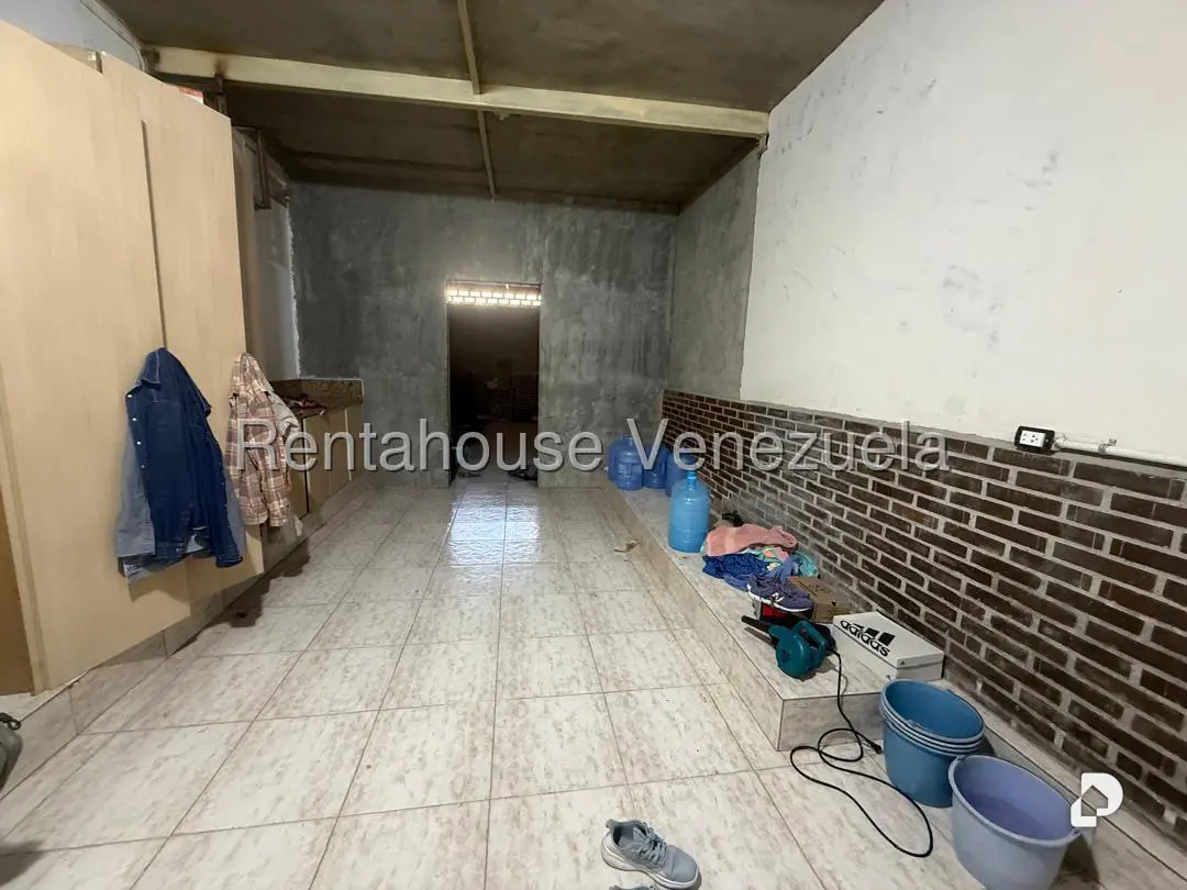 Warehouse in Mampote, Guarenas – 11