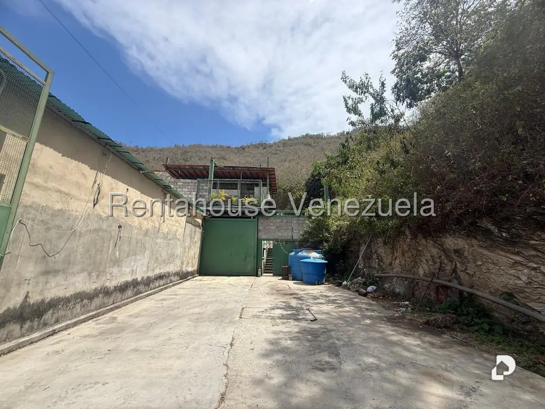 Warehouse in Mampote, Guarenas – 2