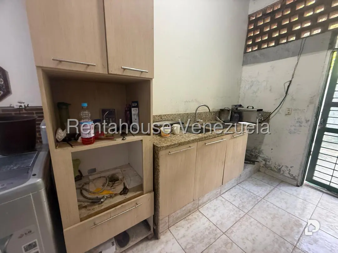 Warehouse in Mampote, Guarenas – 12