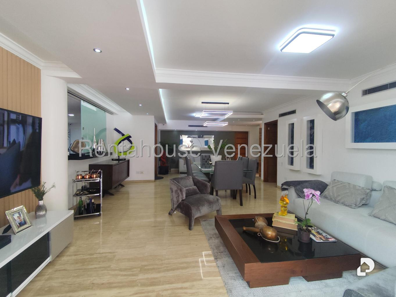 House in Lomas de La Lagunita, Caracas – 11