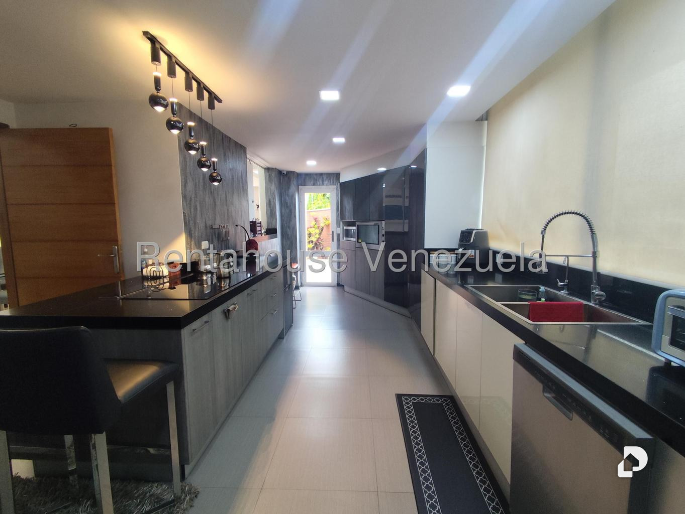 House in Lomas de La Lagunita, Caracas – 44