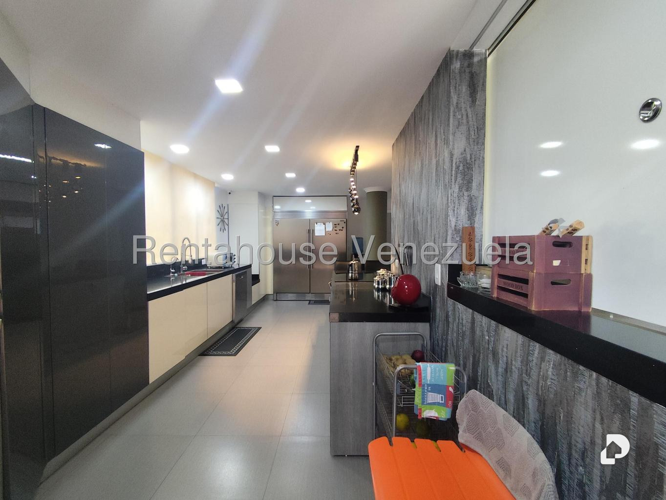 House in Lomas de La Lagunita, Caracas – 45