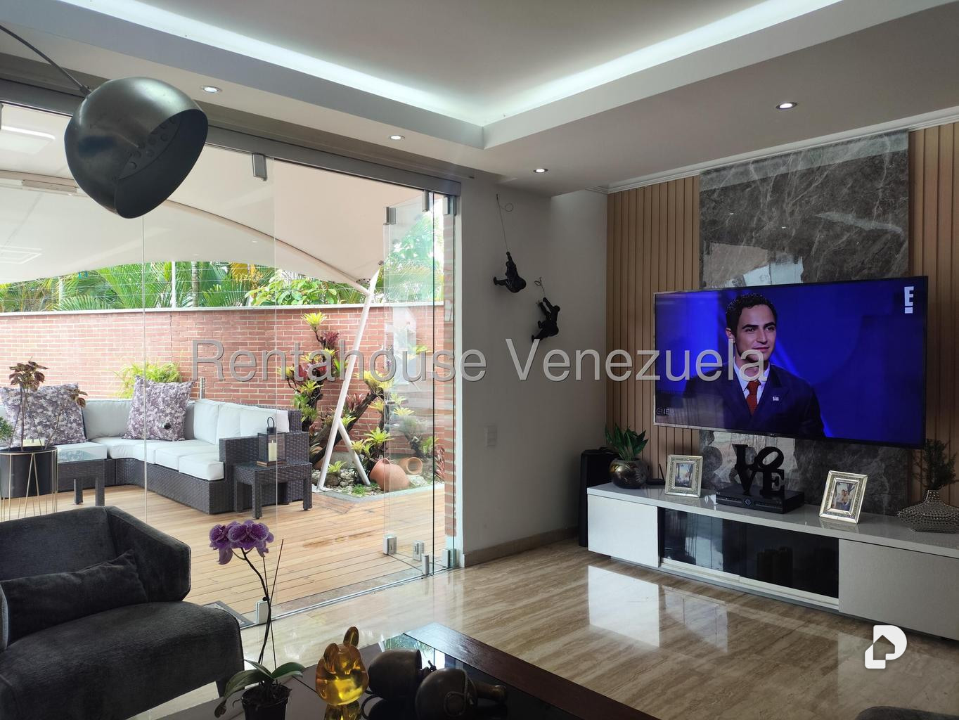 House in Lomas de La Lagunita, Caracas – 40