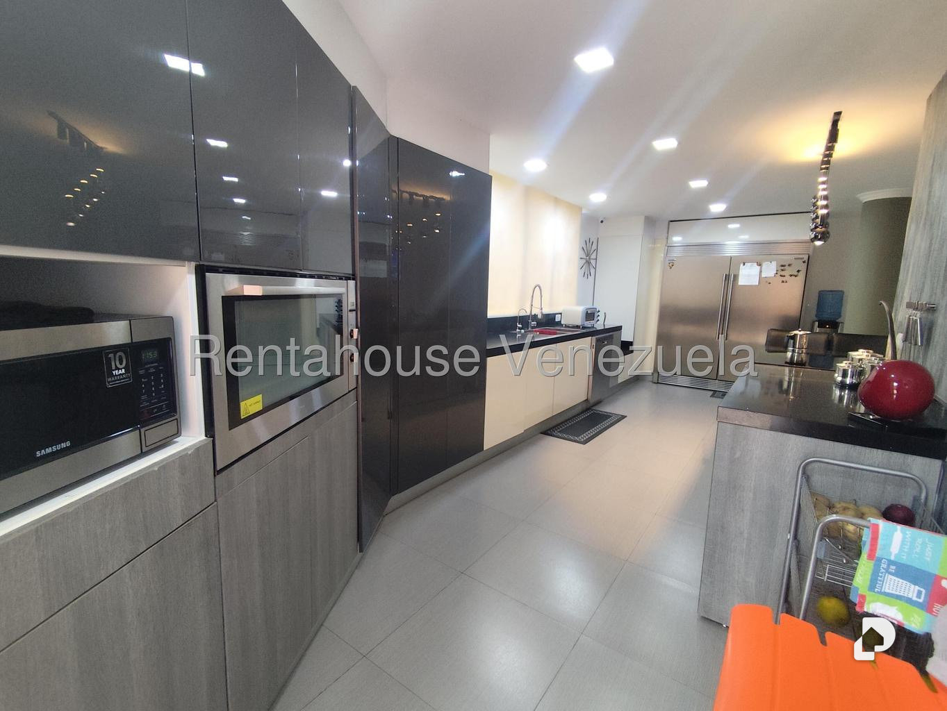 House in Lomas de La Lagunita, Caracas – 48
