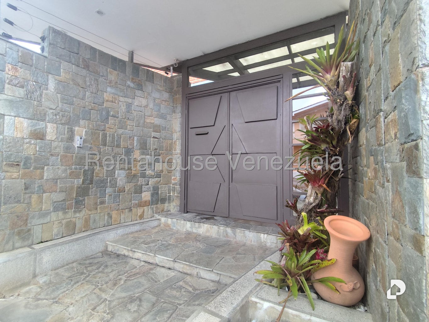 House in Lomas de La Lagunita, Caracas – 3