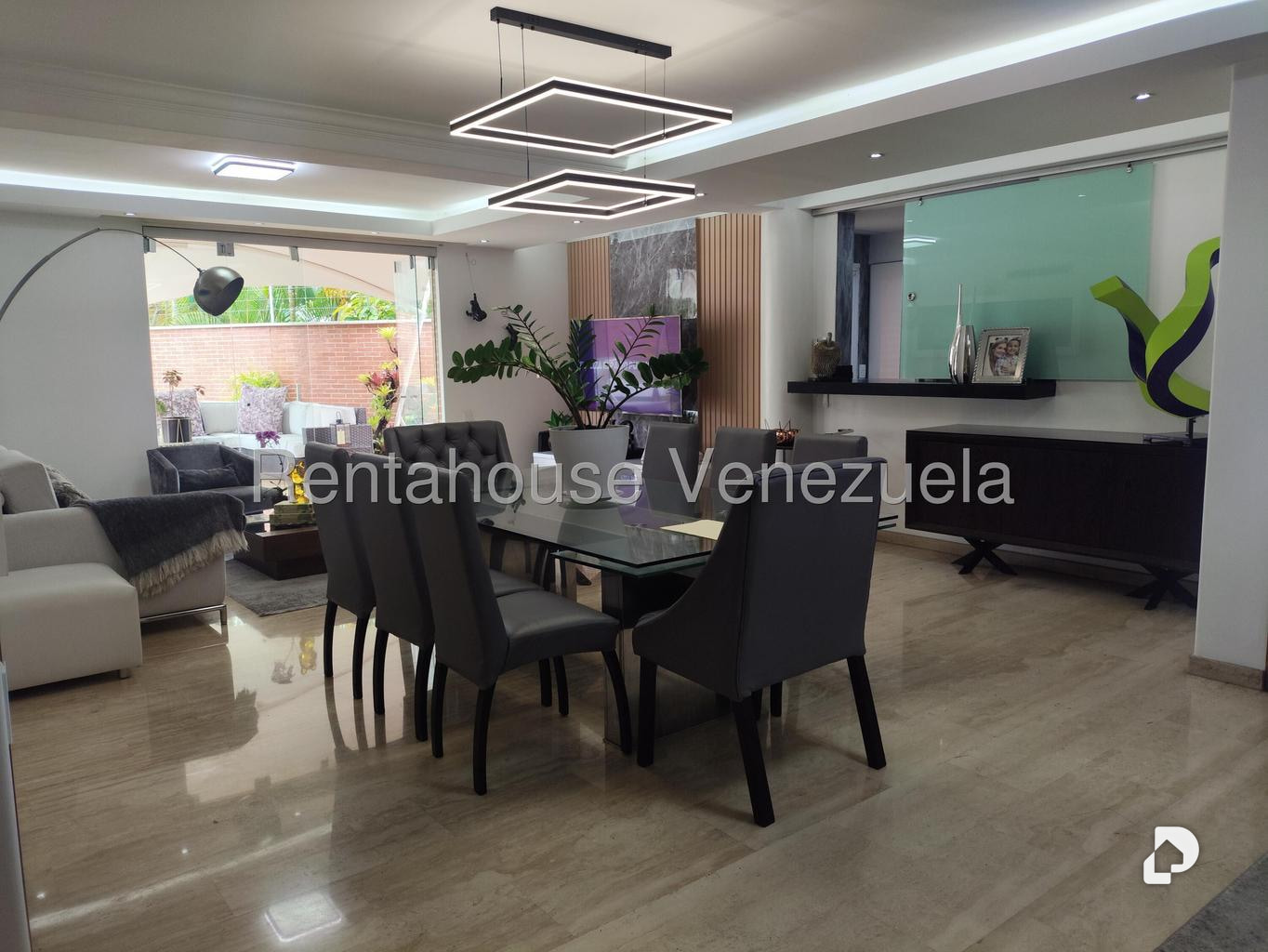 House in Lomas de La Lagunita, Caracas – 29