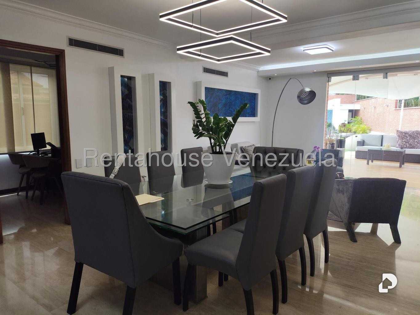 House in Lomas de La Lagunita, Caracas – 27