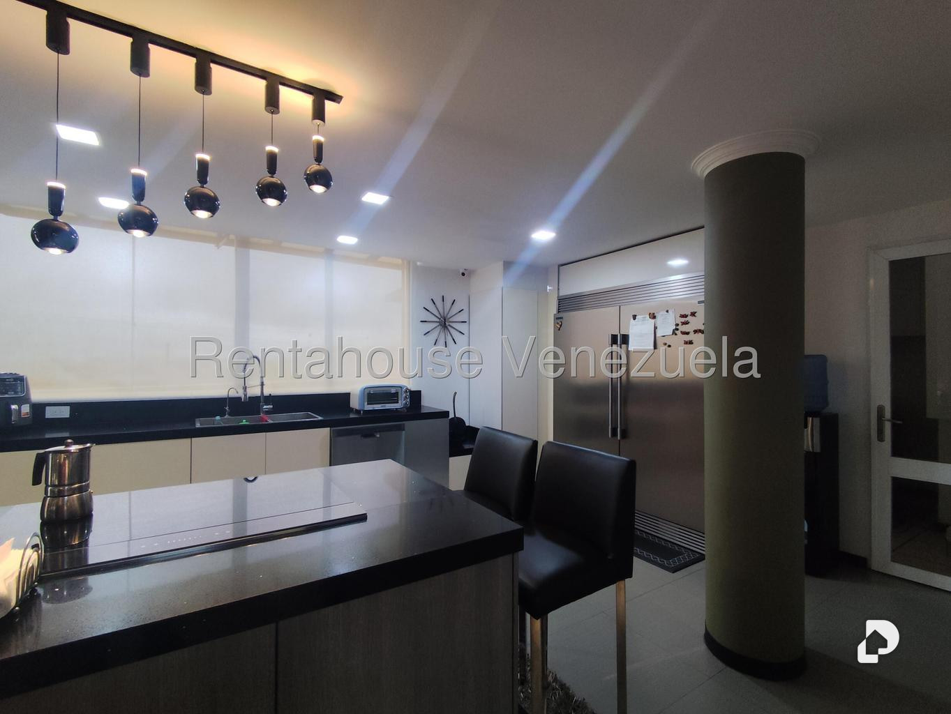 House in Lomas de La Lagunita, Caracas – 25
