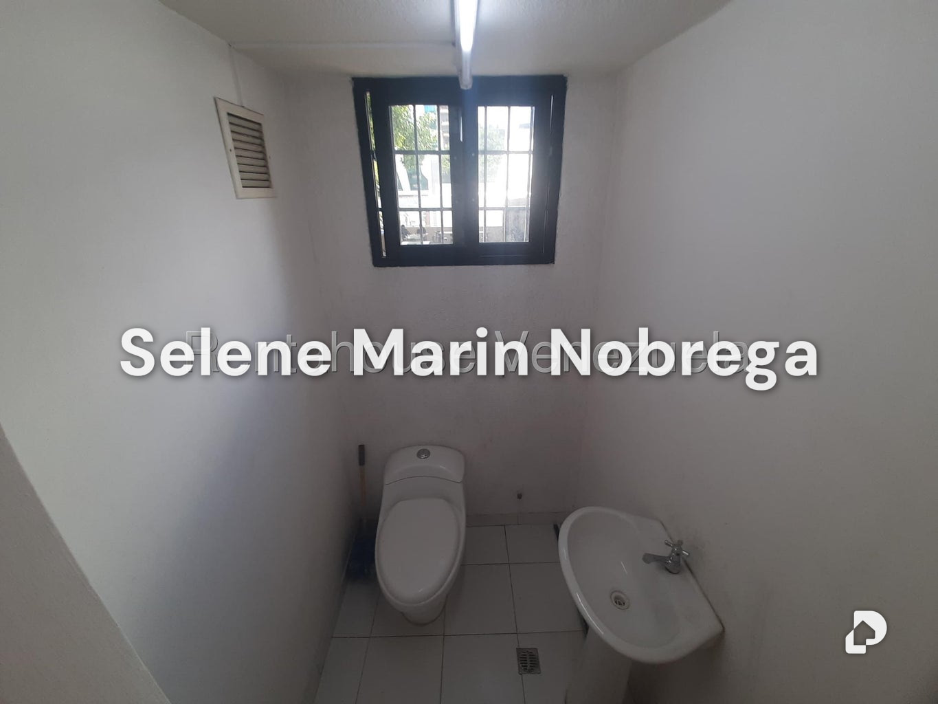 Oficina en Las Mercedes, Caracas – 14
