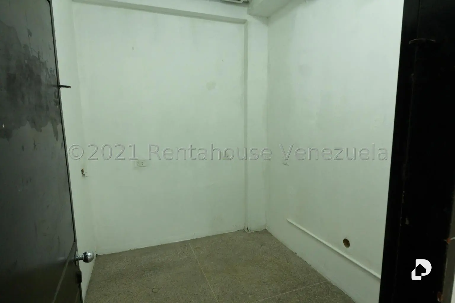 Local comercial en Puente Hierro, Caracas – 7