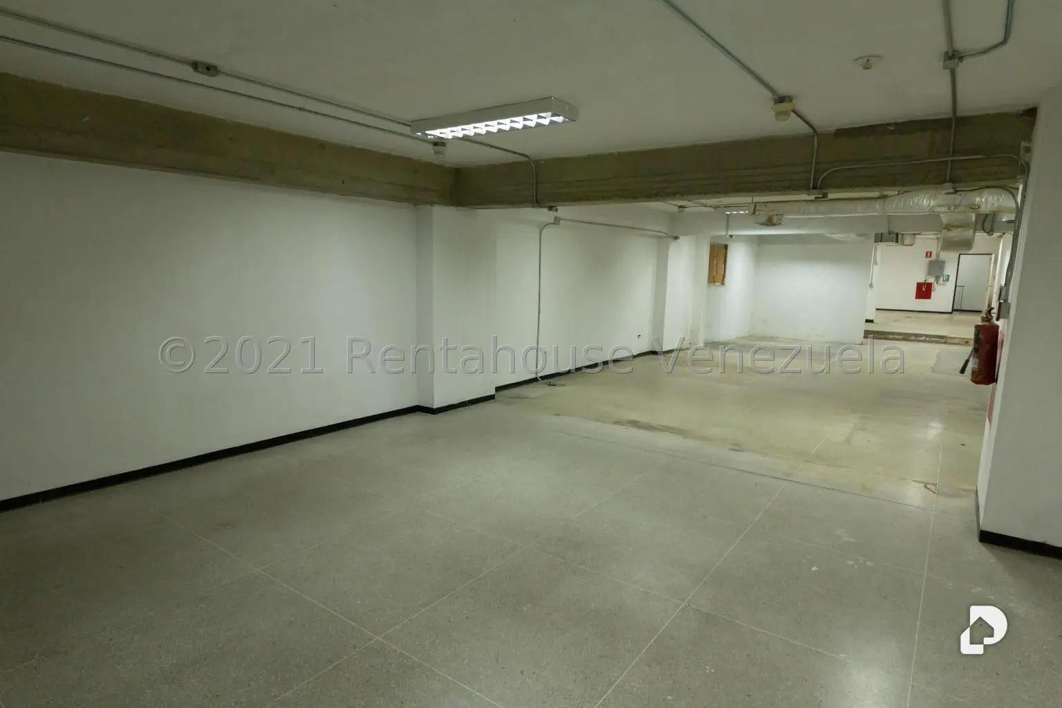 Local comercial en Puente Hierro, Caracas – 11