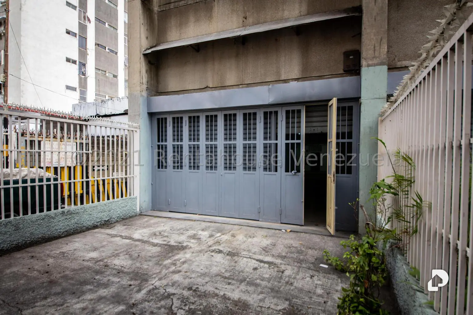 Local comercial en Puente Hierro, Caracas – 1