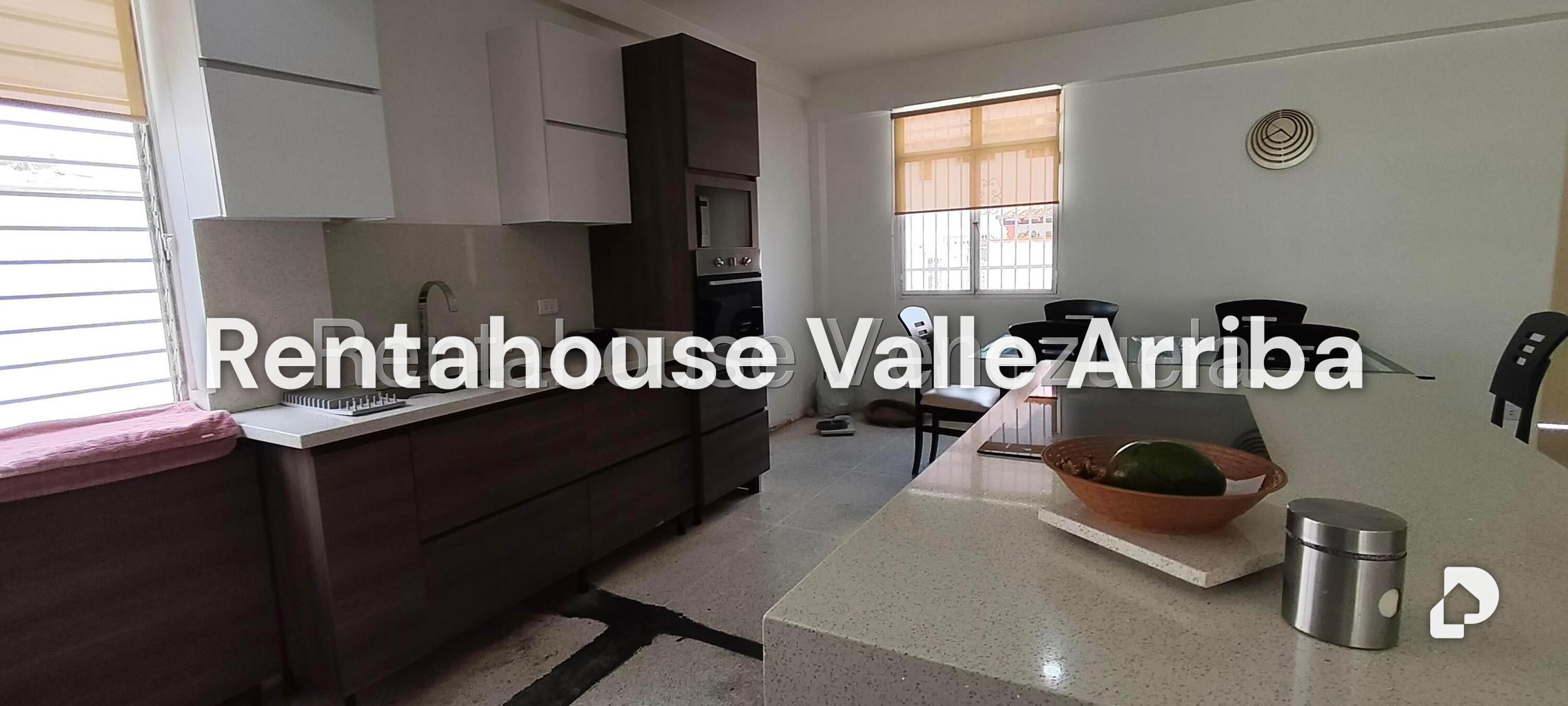Casa en Alto Prado, Caracas – 13