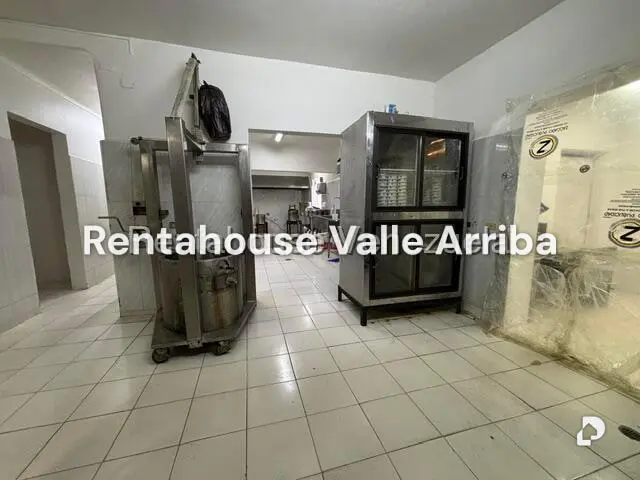 Local comercial en La Florida, Caracas – 23