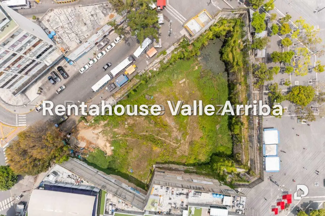 Terreno en El Rosal, Caracas – 2