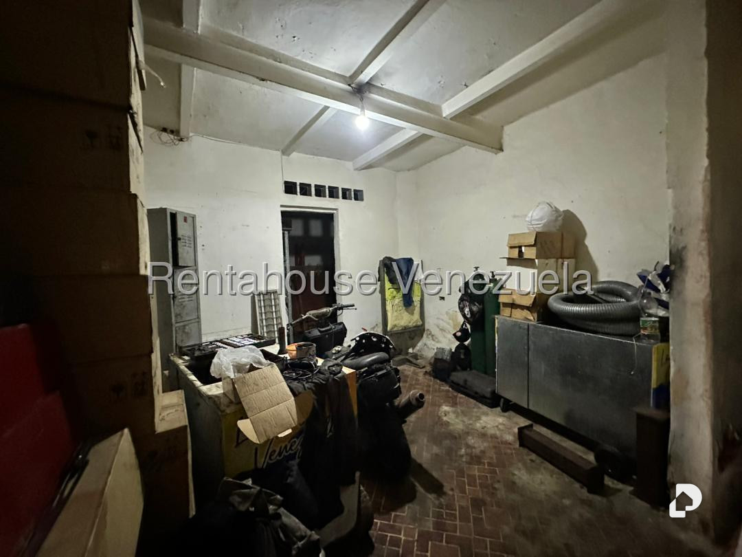 Local comercial en San Martín, Caracas – 13