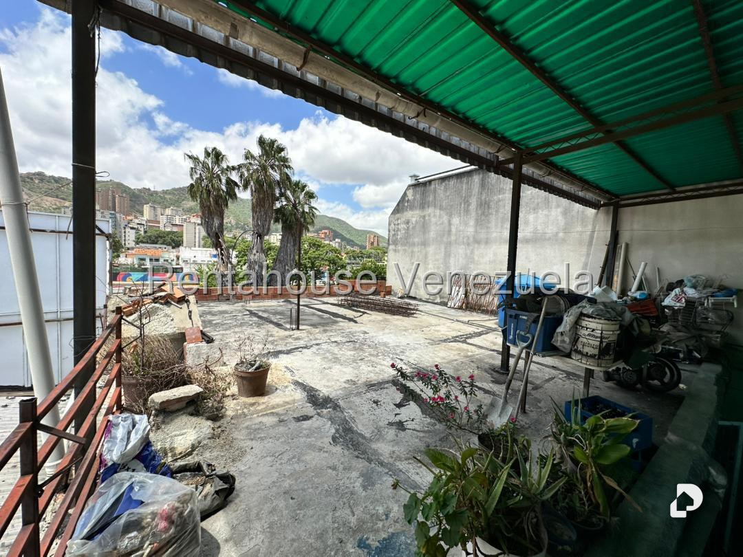 Local comercial en San Martín, Caracas – 12