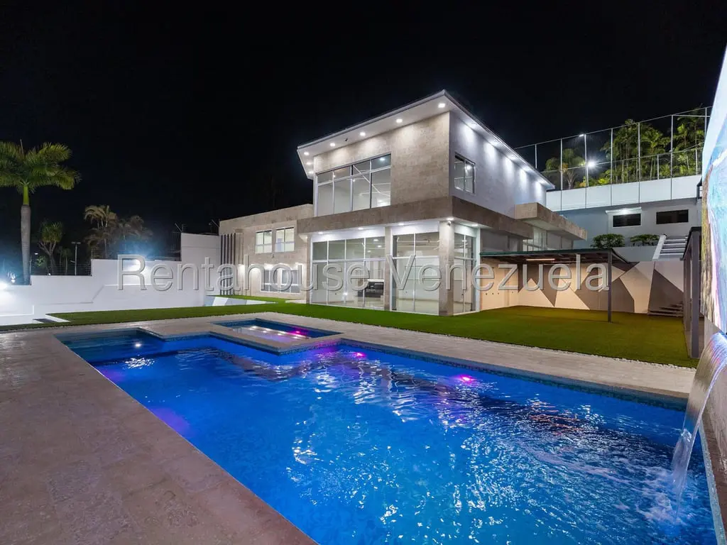 Casa en La Lagunita Country Club, Caracas - 1