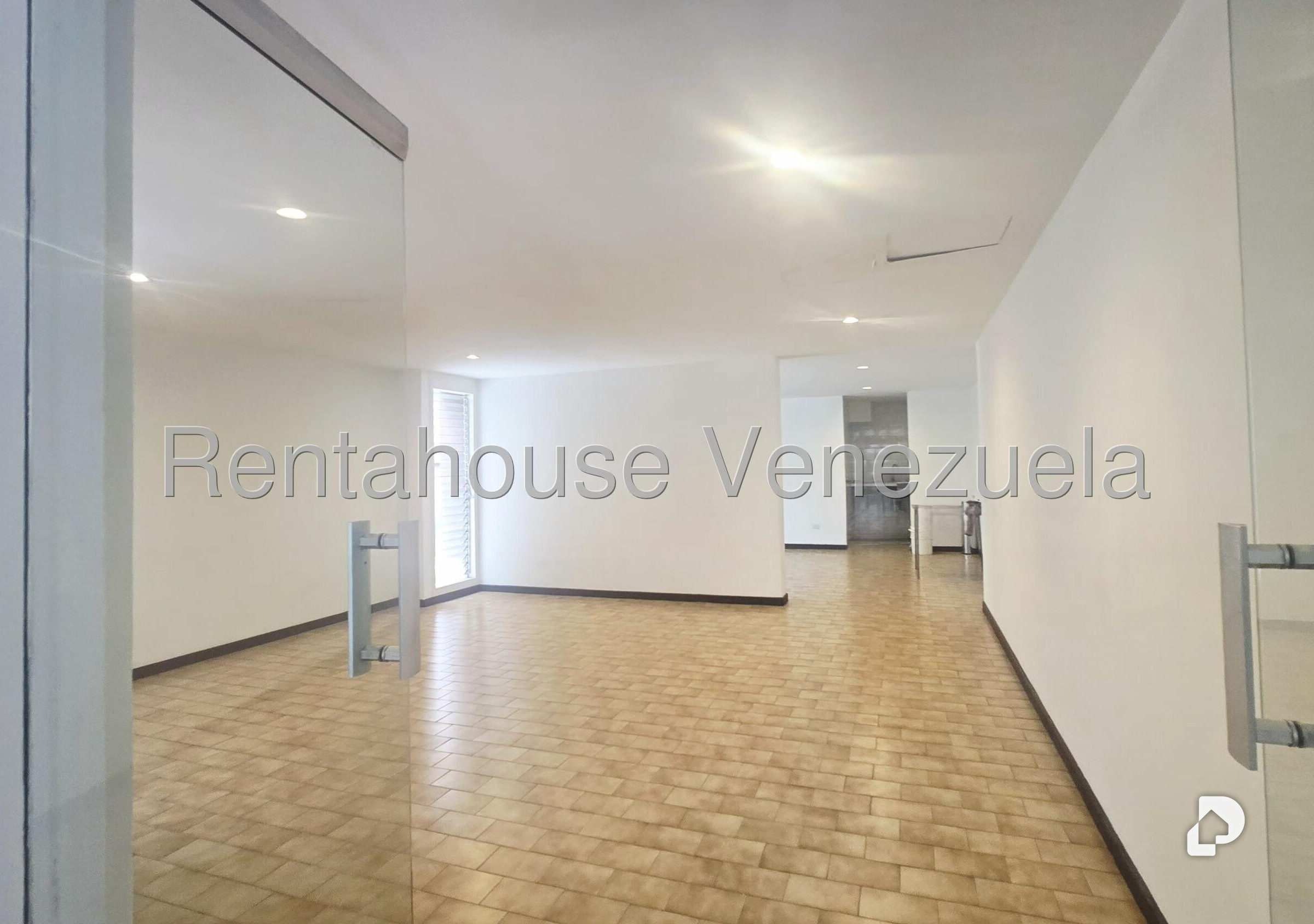 Apartamento en Los Palos Grandes, Caracas – 24