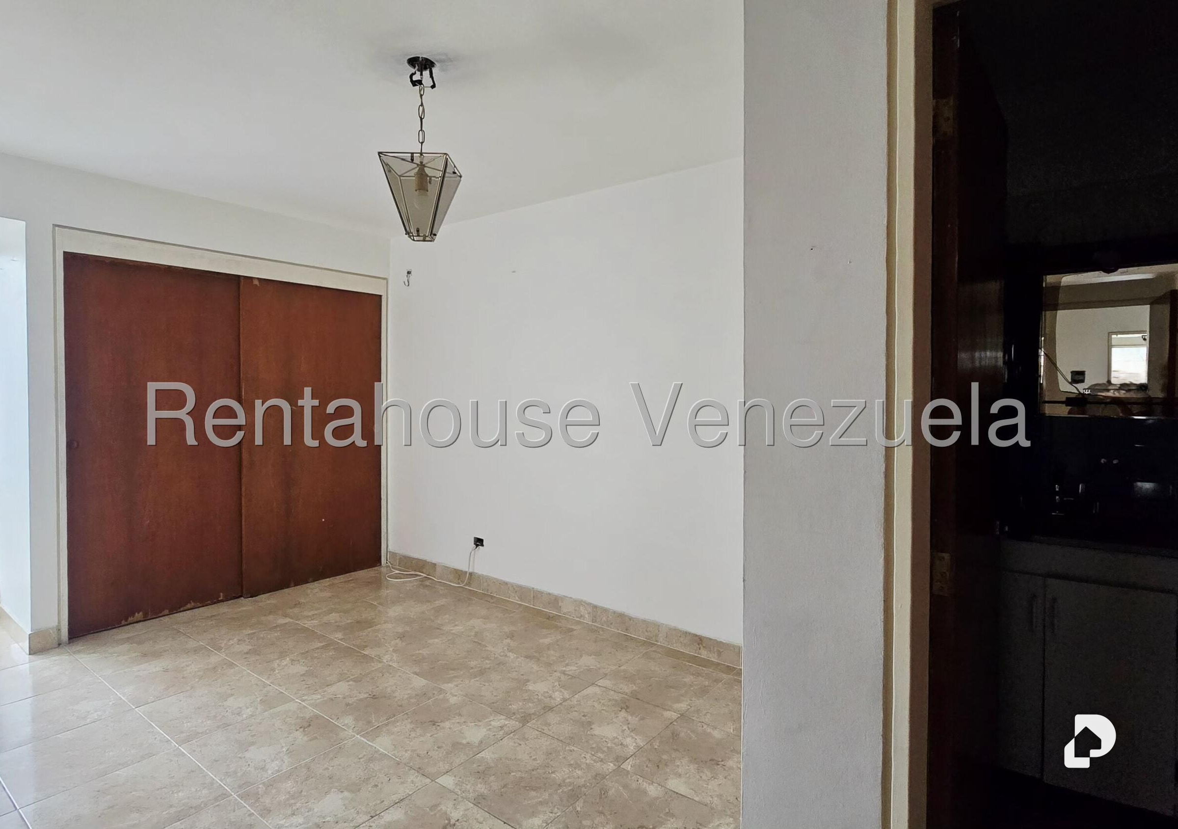 Apartamento en Los Palos Grandes, Caracas – 15