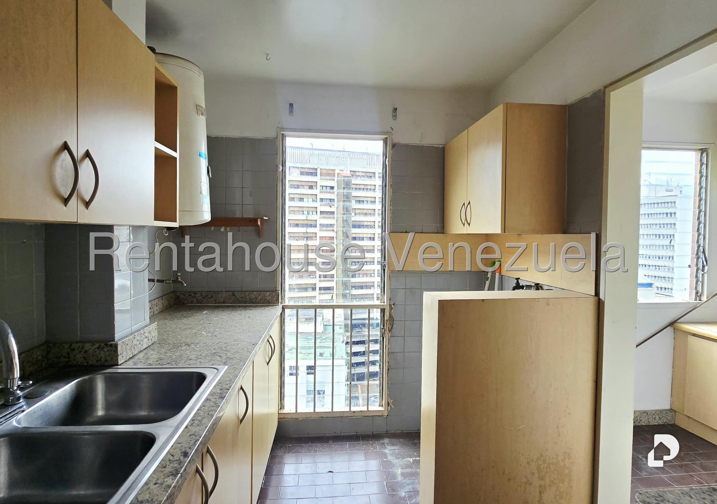 Apartamento en Los Palos Grandes, Caracas – 12