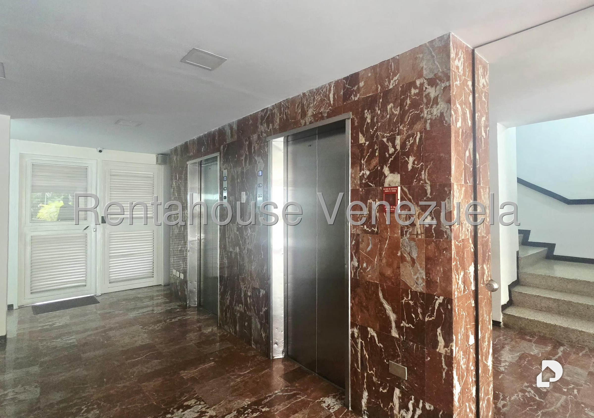 Apartamento en Los Palos Grandes, Caracas – 3